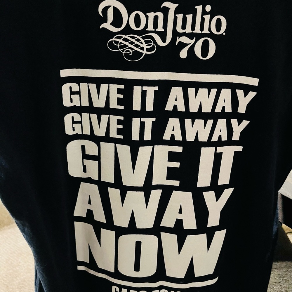 NWOT DON JULIO jungle bar 16 th anniversary
CABO 2016 tshirt SLIM FIT